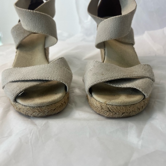 TORY BURCH Cream Wedge Sandals - Picture 9 of 16